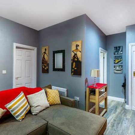 Stockton Town Centre Spacious Apartment Free Parking And Wifi 외부 사진